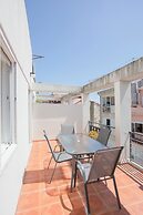 Liiiving - Downtown Balcony Apartment