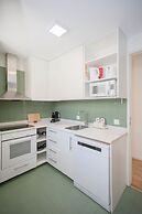 Liiiving - Downtown Balcony Apartment