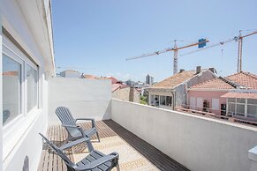 Liiiving - Downtown Balcony Apartment