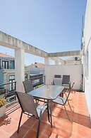 Liiiving - Downtown Balcony Apartment