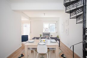 Liiiving - Downtown Balcony Apartment
