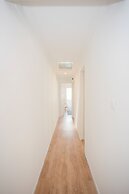 Liiiving - Downtown Balcony Apartment