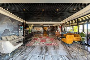 The Great Airport Hotel & Restaurant