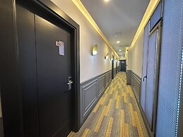 The Great Airport Hotel