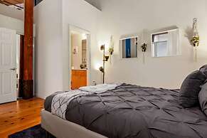 ASK FOR Discount-historic Brick 2BR Getaway Wifi