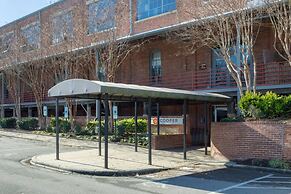 ASK FOR Discount-historic Brick 2BR Getaway Wifi