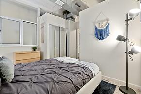 ASK FOR Discount-hip Vibrant 2BR Parking Wifi