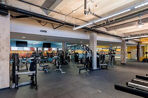 ASK FOR Discount-hip Vibrant 2BR Parking Wifi