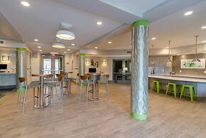 ASK FOR Discount-hip Vibrant 2BR Parking Wifi