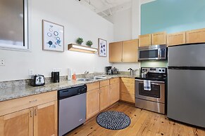 ASK FOR Discount-hip Vibrant 2BR Parking Wifi