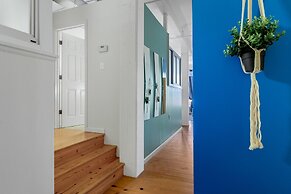 ASK FOR Discount-hip Vibrant 2BR Parking Wifi