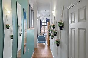 ASK FOR Discount-hip Vibrant 2BR Parking Wifi