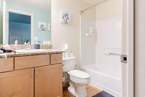 ASK FOR Discount-hip Vibrant 2BR Parking Wifi