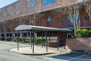 ASK FOR Discount-2br Hip Apt Apple TV Fastwifi