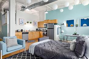 ASK FOR Discount-2br Hip Apt Apple TV Fastwifi