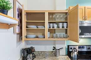 ASK FOR Discount-2br Hip Apt Apple TV Fastwifi