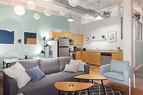 ASK FOR Discount-2br Hip Apt Apple TV Fastwifi