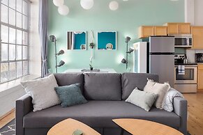 ASK FOR Discount-2br Hip Apt Apple TV Fastwifi