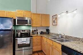 ASK FOR Discount-2br Hip Apt Apple TV Fastwifi