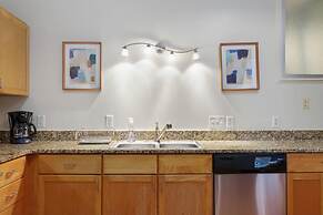 ASK FOR Discount-2br Hip Apt Apple TV Fastwifi