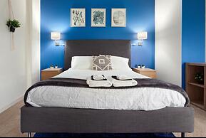 ASK FOR Discount-2br Hip Apt Apple TV Fastwifi