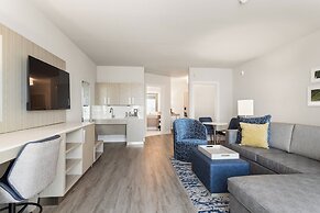 EVEN Hotel Austin Uptown Near The Domain by IHG