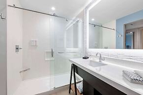 Cambria Hotel Austin Downtown
