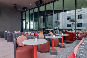 Cambria Hotel Austin Downtown