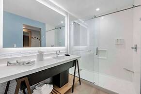 Cambria Hotel Austin Downtown