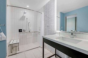 Cambria Hotel Austin Downtown