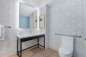 Cambria Hotel Austin Downtown