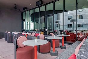 Cambria Hotel Austin Downtown