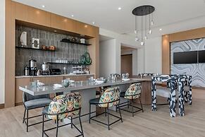 Cambria Hotel Austin Downtown