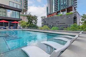 Cambria Hotel Austin Downtown