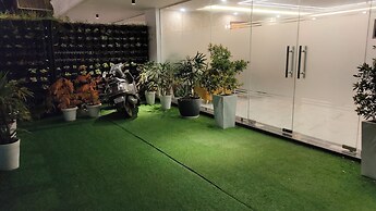 Hotel Elite 29 Golf Course Road