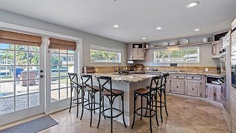 Decked Out On Marbury 4 Bedroom Home by RedAwning