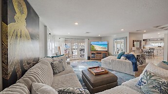 Decked Out On Marbury 4 Bedroom Home by RedAwning