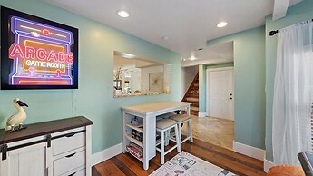 Decked Out On Marbury 4 Bedroom Home by RedAwning