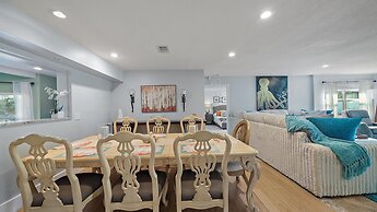 Decked Out On Marbury 4 Bedroom Home by RedAwning