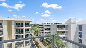 Crescent Siesta Key Charmer 3 Bedroom Condo by RedAwning