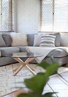 Beautiful 3BR Family Home With Backyard and BBQ