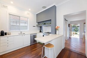 Beautiful 3BR Family Home With Backyard and BBQ