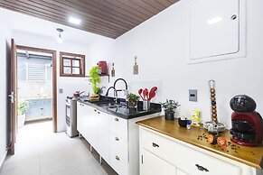 Casa Charmosa com Piscina - Barra do Una