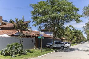 Casa Charmosa com Piscina - Barra do Una