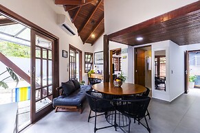 Casa Charmosa com Piscina - Barra do Una