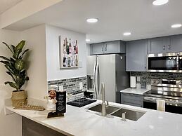 Grand Family 3BD Condo Apartment Near Disney Parks 10