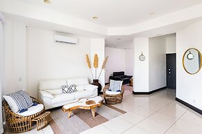 mVillas - Luxury 2Bed 2Bath Condo w Pool