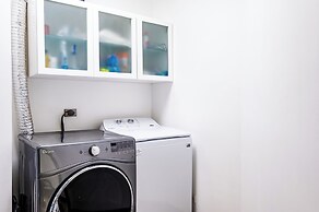 mVillas - Luxury 2Bed 2Bath Condo w Pool