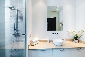 mVillas - Luxury 2Bed 2Bath Condo w Pool