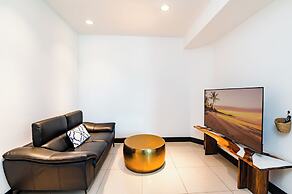 mVillas - Luxury 2Bed 2Bath Condo w Pool